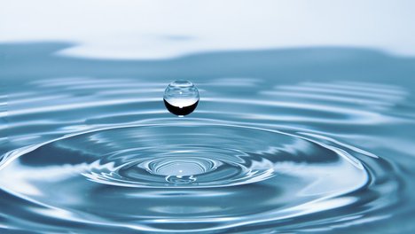 drops-of-water-578897_1920.jpg